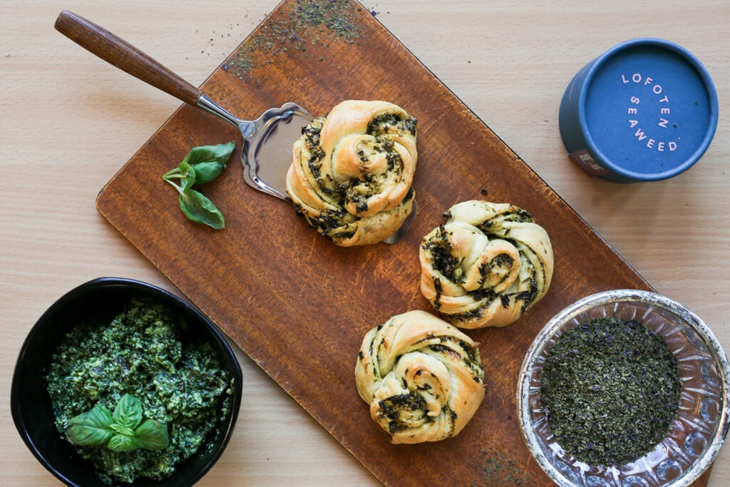 seaweed pesto buns