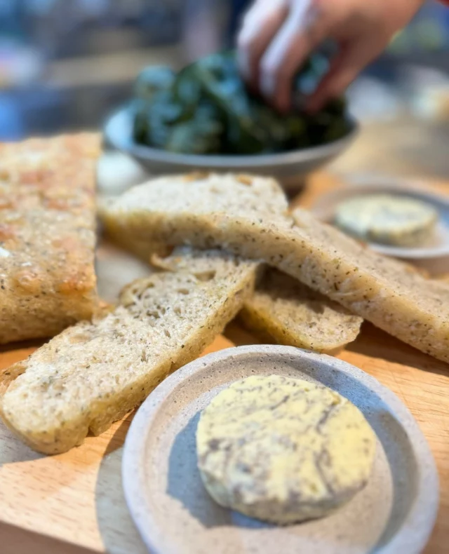 Make your own seaweed butter at home! 🧈🌿⁠
It’s easier than you think — and the flavour? Next level. Whether you want something savoury, smoky, or a little luxurious, seaweed lets you customise it to your taste.⁠
⁠
✨ Our favourites?⁠
Truffle seaweed for a rich, garlic-like flavour that goes with everything⁠
Smoked winged kelp for a bold and rich, whisky-toned taste⁠
⁠
Just mix softened butter with your seaweed of choice and a pinch of sea salt. Spread it on warm, fresh-baked bread… and thank us later 🥖⁠
⁠
Which flavour would you try first?⁠
⁠
#lofotenseaweed #seaweedbutter #forageflavour #truffleseaweed #smokedkelp #umamibomb #nordiccooking #easyrecipes #wildflavours #homemadegoodness