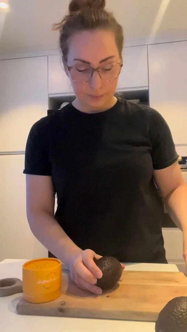 New year, better and healthier habits. Starting with the simple stuff.. Avocado toast topped with our crunchy Arctic Furikake 🥑🌿
Seaweed is naturally rich in minerals, especially iodine, which supports normal thyroid function. It also contains fibre, that can help support healthy digestion and gut health. You don’t need to change your entire diet.. Just add a little seaweed sprinkle and enjoy! 👌

Want some more seaweed inspired recipes? Stop by our webshop, and remember to sign up to our newsletter for personal offers and coupons ✨