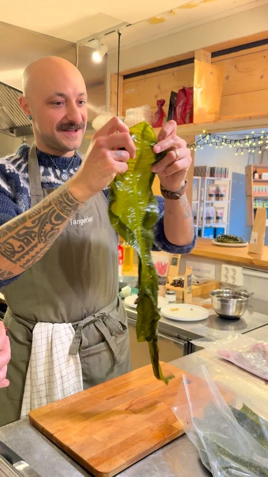 After spending time on the rocks where our seaweed is harvested, @diegorossichef came into our kitchen, and cooked a series of simple but generous dishes from ocean to plate, inspired by both Italy and Lofoten.

Using channel wrack, nori, wakame and truffle seaweed, along with Lofoten skrei (cod), he treated us to a feast, which we then enjoyed trattoria style!

A reminder that simplicity is often where the magic happens ✨